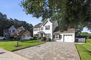 105 Hollow Oak Ln, Manahawkin, NJ 08050 - Photo 2