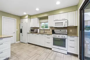 81 Cotswold Cir, Ocean, NJ 07712 - Photo 8
