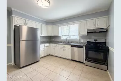 35 Ruth Place, Eatontown, NJ 07724 - Photo 4