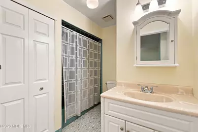112 Manchester Court, Red Bank, NJ 07701 - Photo 14
