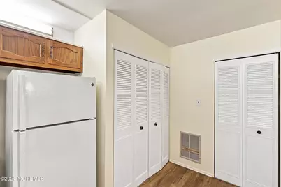 112 Manchester Court, Red Bank, NJ 07701 - Photo 12