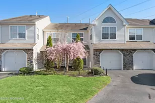 46 Buford Ct, Tinton Falls, NJ 07753 - Photo 2