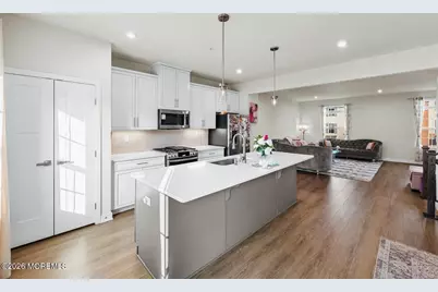 104 Midland Avenue, Cliffwood, NJ 07721 - Photo 8