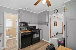 31 Pacific Blvd, Keyport, NJ 07735 - Photo 6
