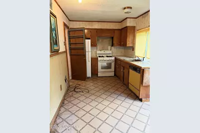 152 Williamsburg Lane, Lakewood, NJ 08701 - Photo 2