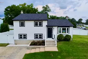 8 Forsgate Dr, Freehold, NJ 07728 - Photo 1