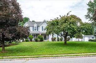 8 Long Acre Dr, Cream Ridge, NJ 08514 - Photo 2
