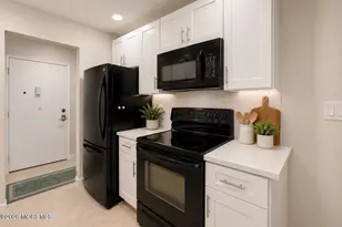 125 Amberly Dr, Manalapan Township, NJ 07726 - Photo 2