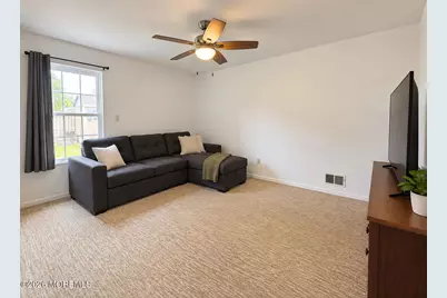 40 Compton Avenue, Hazlet Township, NJ 07734 - Photo 10