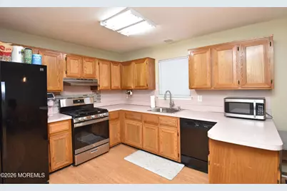 534 Davids Court, Lakewood, NJ 08701 - Photo 4