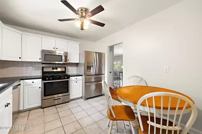 35 Chesapeake Road, Manalapan Township, NJ 07726 - Photo 16
