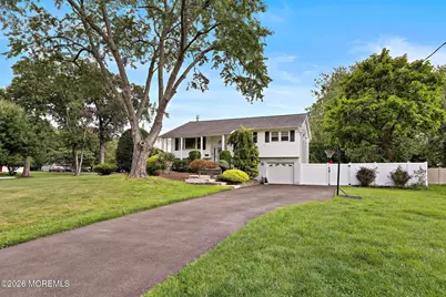 35 Chesapeake Road, Manalapan Township, NJ 07726 - Photo 2