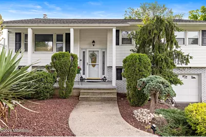 35 Chesapeake Road, Manalapan Township, NJ 07726 - Photo 4