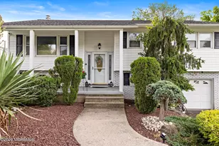 35 Chesapeake Rd, Manalapan Township, NJ 07726 - Photo 4