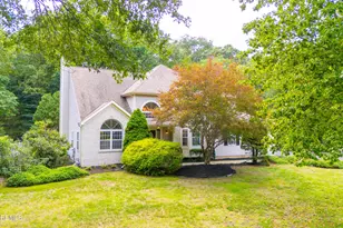 2 Ruffin Ct, Tinton Falls, NJ 07724 - Photo 56