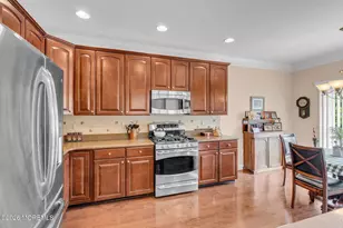 30 Demarest Dr, Manalapan Township, NJ 07726 - Photo 10