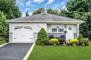 27 Bolans Ct, Toms River Township, NJ 08757 - Photo 2
