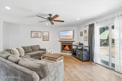 4 Greenbriar Drive, Tuckerton, NJ 08087 - Photo 6