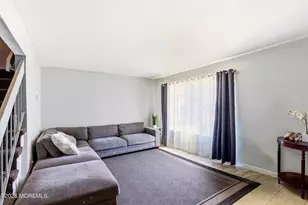 111 Williamsburg Ln, Lakewood, NJ 08701 - Photo 4