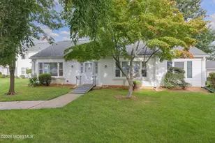 487 Somerset Ln, Monroe Township, NJ 08831 - Photo 1