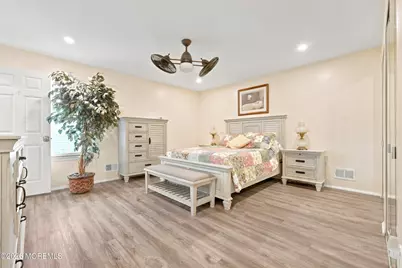 47 Datchet Close, Freehold, NJ 07728 - Photo 22