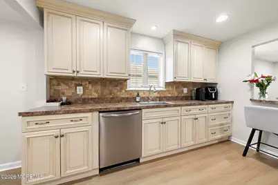 20 Weston Place, Eatontown, NJ 07724 - Photo 14