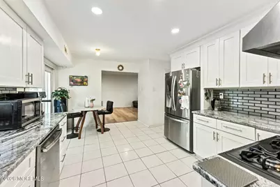 7 Thetford Lane, Marlboro Township, NJ 07746 - Photo 12