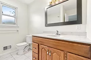 814 Laurel St, Lakehurst, NJ 08733 - Photo 10