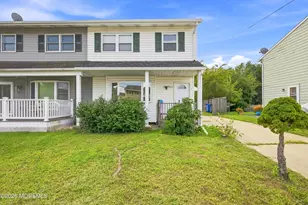 814 Laurel St, Lakehurst, NJ 08733 - Photo 1