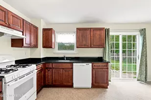 814 Laurel St, Lakehurst, NJ 08733 - Photo 6