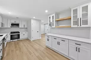 16 Charles St, Howell Township, NJ 07731 - Photo 2
