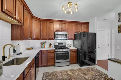 114 Bloomsbury Drive #114, Morganville, NJ 07751 - Photo 8