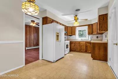 21 Burlington Court, Toms River Township, NJ 08757 - Photo 10