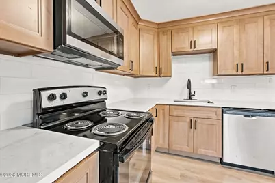61C Piazza Vittoria, Freehold, NJ 07728 - Photo 14