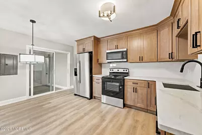 61C Piazza Vittoria, Freehold, NJ 07728 - Photo 16