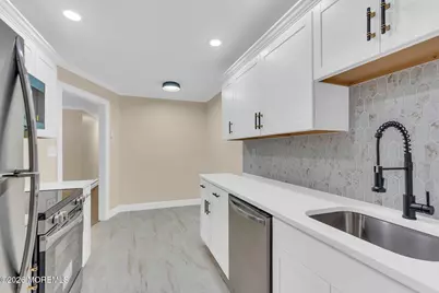 39 Meadow Green Circle #D, Manalapan Township, NJ 07726 - Photo 4