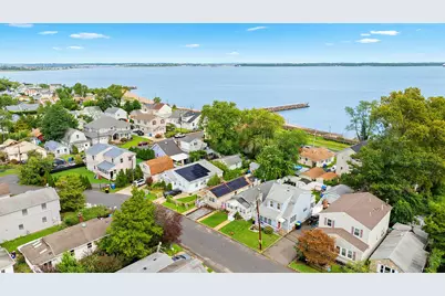 285 Shoreland Circle, South Amboy, NJ 08879 - Photo 2