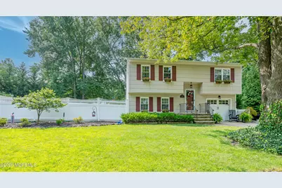 20 Eisenhower Court, Matawan, NJ 07747 - Photo 2
