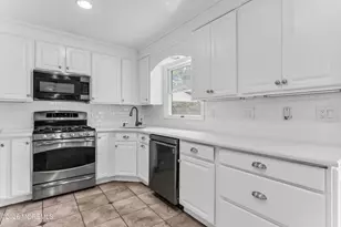 64 Livingston Ln, Manalapan Township, NJ 07726 - Photo 10