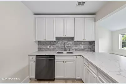 38 Des Moines Court, Tinton Falls, NJ 07712 - Photo 8