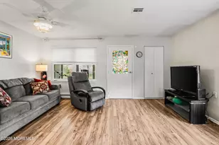1019A Aberdeen Dr, Lakewood, NJ 08701 - Photo 4