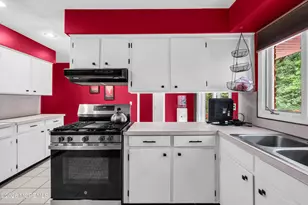 5 Princeton St, Red Bank, NJ 07701 - Photo 8