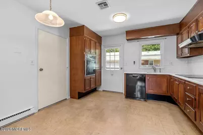 660D Plymouth Drive, Lakewood, NJ 08701 - Photo 4