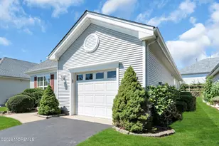 46 Goldensprings Dr, Lakewood, NJ 08701 - Photo 4