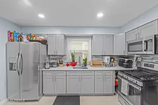 15 Dino Dr, Woodbridge Township, NJ 08832 - Photo 18