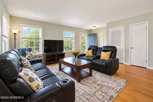 733 Snowdrop Ct, Morganville, NJ 07751 - Photo 2