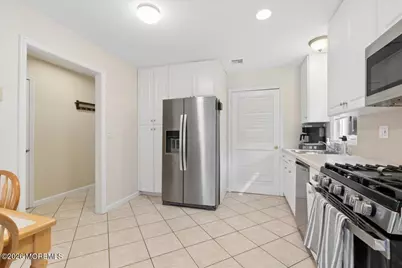 193 Pear Drive, Marlboro Township, NJ 07746 - Photo 4