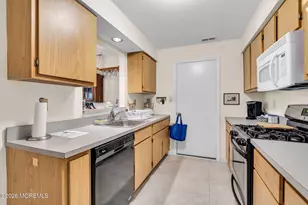 27 Racquet Rd, Wall Township, NJ 07719 - Photo 12