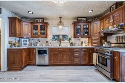 410 Thompson Avenue, Middletown, NJ 07748 - Photo 18