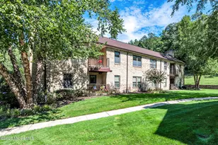 417 Wellington Pl, Matawan, NJ 07747 - Photo 2